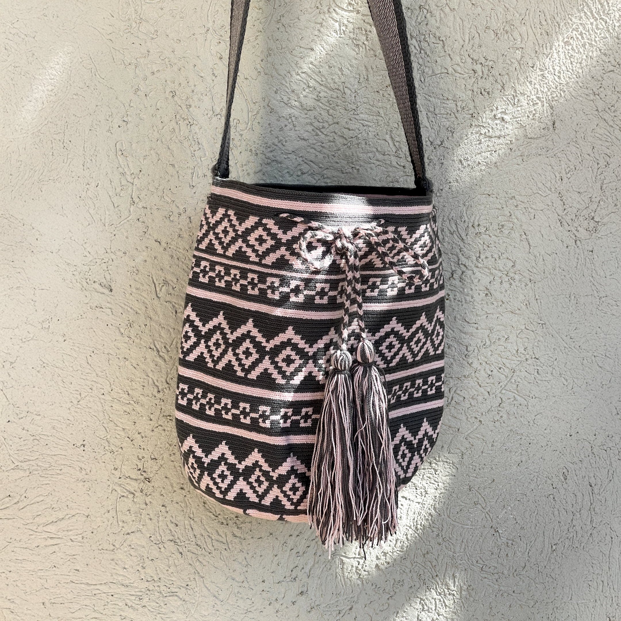 Mochila Negra y Lila