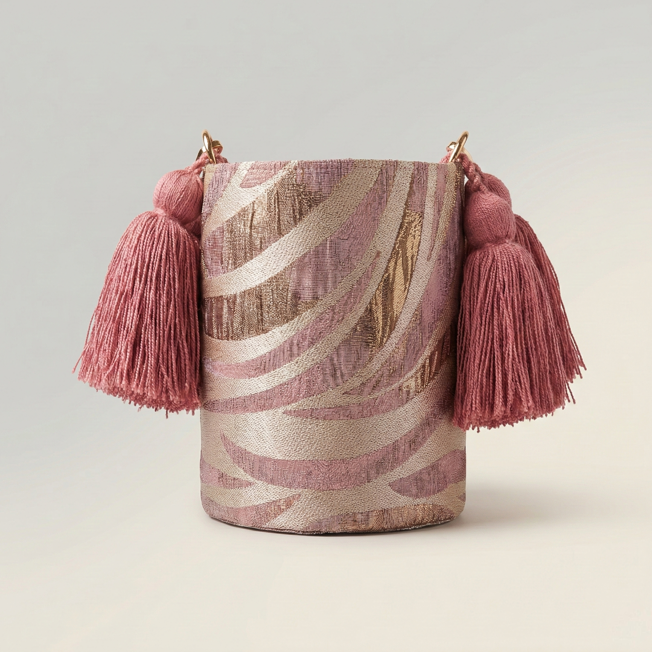 Mochila Wayuu de Lujo - Diseño Orgánico en Seda y Oro Rosa